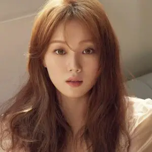 Lee Sung Kyung 400x400